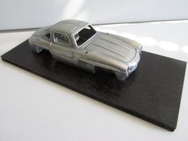 Mercedes SL " STUNNING AUTOMOTIVE ART SCULPTURE " 1:43 NEU